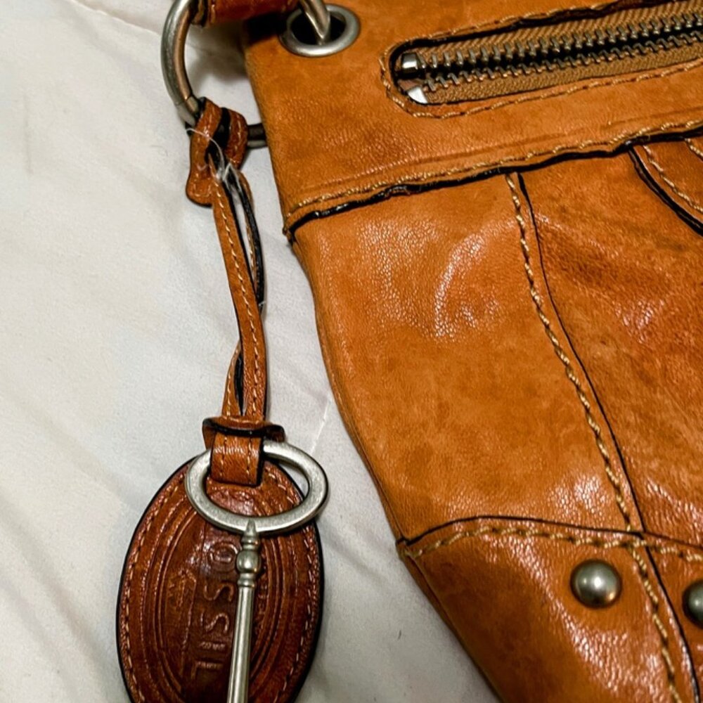 Fossil Vintage Leather Crossbody Bag - Picture 7 of 16